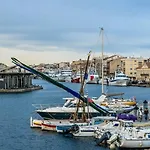 Vue Exceptionnelle Sur La Corniche