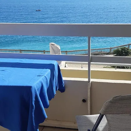 Vue Exceptionnelle Sur La Corniche