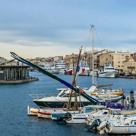 Vue Exceptionnelle Sur La Corniche