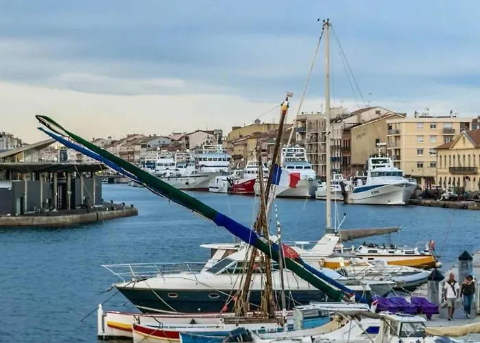 Vue Exceptionnelle Sur La Corniche